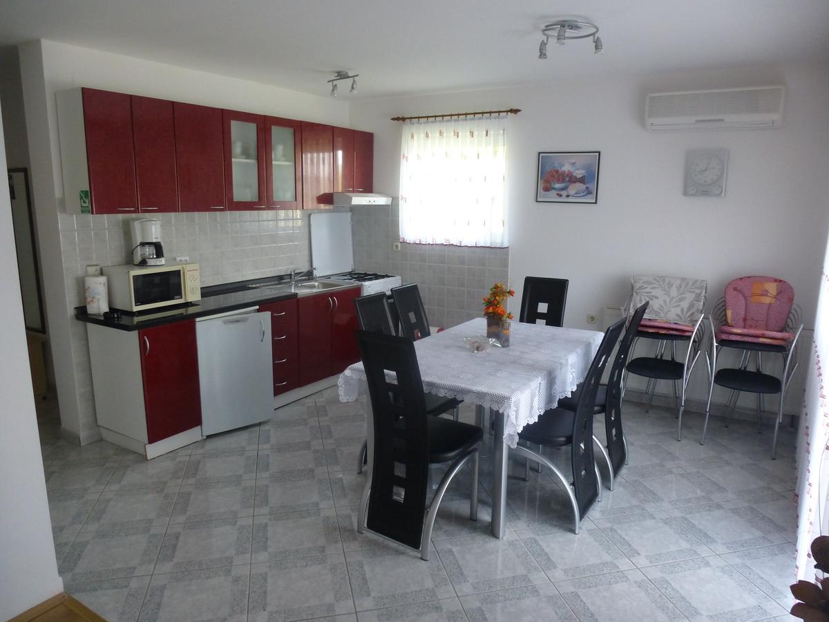 Apartments Mise Ogulin Buitenkant foto